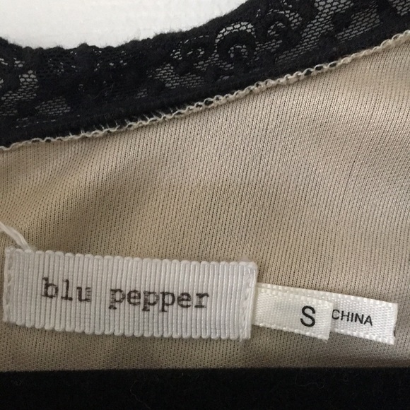 Black and Tan floral lace romper - Picture 2 of 5